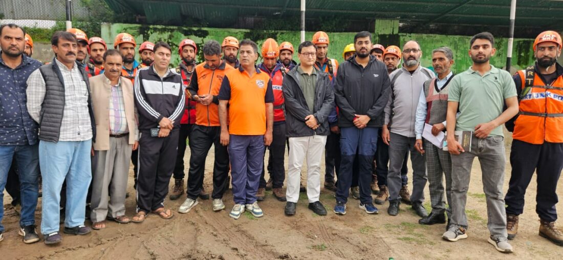 DC Baramulla Visits Uri Subdivision to Oversee Relief Efforts for Border-Shelling Victims