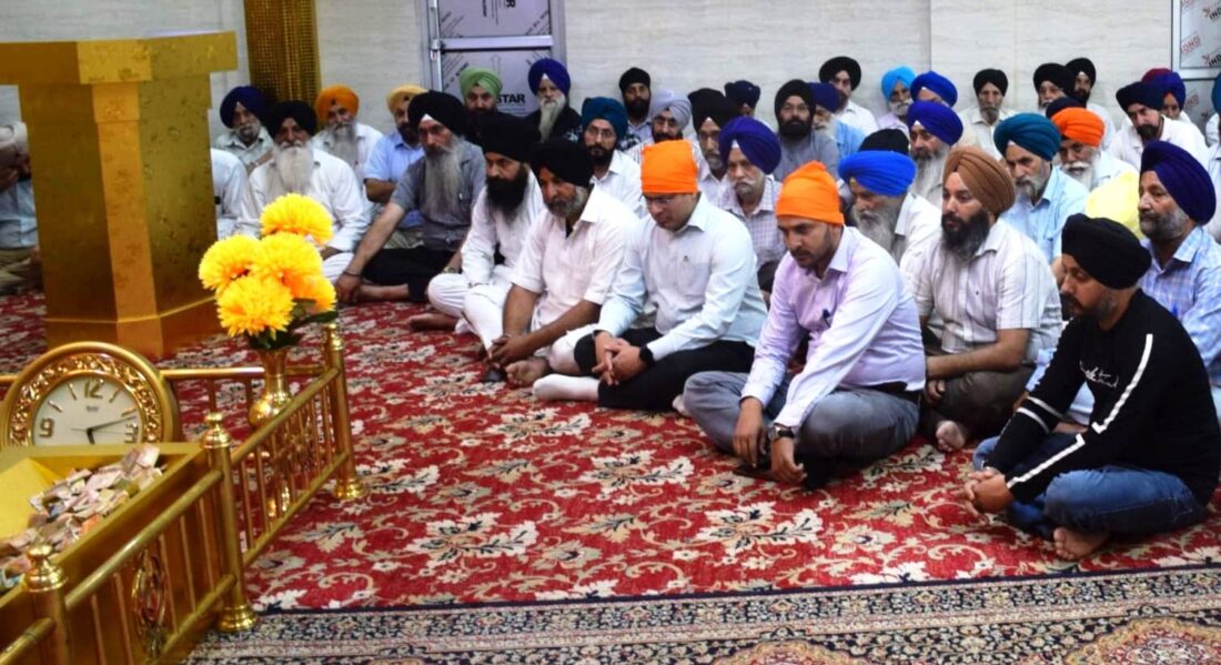 Deputy Commissioner Poonch visits Gurudwara Sahib, pays tribute to shelling victim S. Amarjit Singh Deputy Commissioner Poonch visits Gurudwara Sahib, pays tribute to shelling victim S. Amarjit Singh