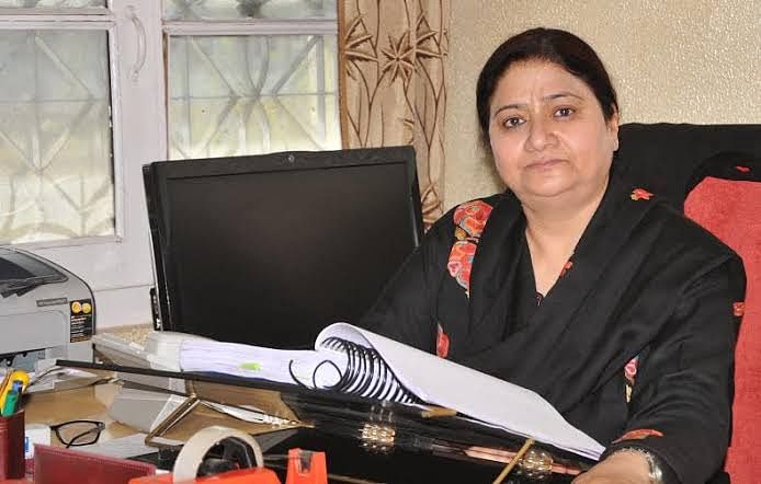 Prof. Nilofer Khan Re-appointed as Vice Chancellor of University of Kashmir for Another Two Years LG re-appoints Prof Nilofer Khan