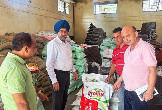 Director Agriculture Jammu conducts inspection of Seed Stores in border areas to ensure timely supply for Kharif Season