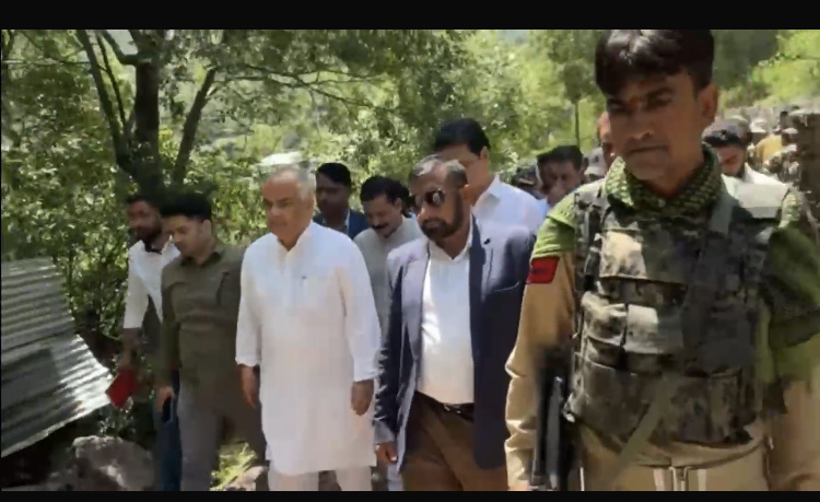 J&K BJP Leaders Visit Uri, Extend Relief to Cross-Border Shelling Victims