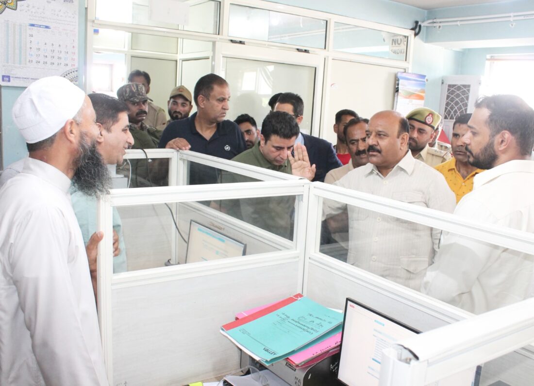 Deputy CM Surinder Choudhary Conducts Surprise Visit to Labour Office, Stresses Efficient Service Delivery.