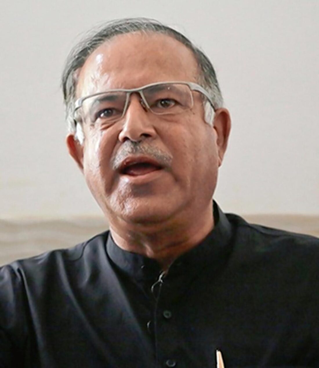 Tariq Hameed Karra Urges MEA to Evacuate J&K Students from Iran Amid Tensions.